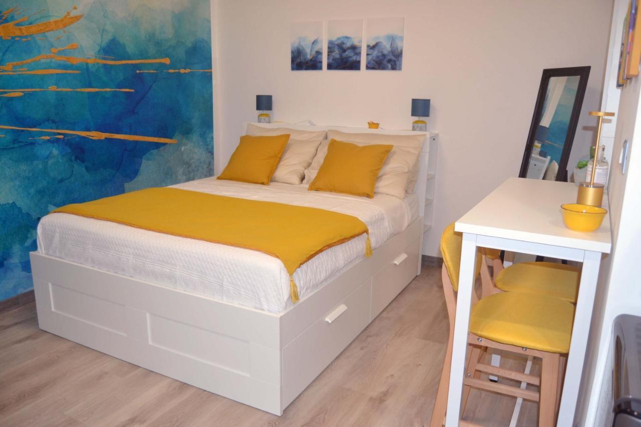 Room&Chiaia Napoli Bagian luar foto