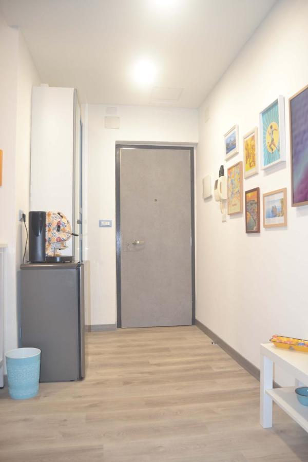 Room&Chiaia Napoli Bagian luar foto